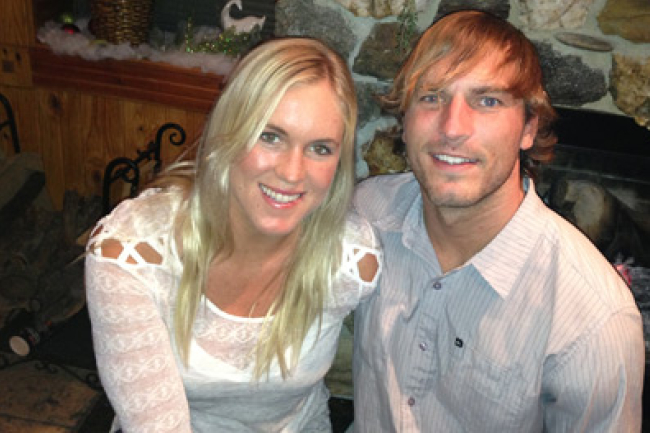 《靈魂衝浪》獨臂女孩訂婚 流露戀愛喜悅