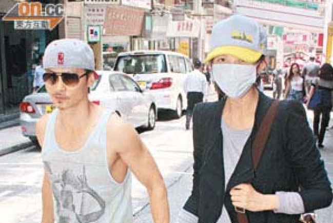 蔡少芬小女兒張信兒滿月之喜