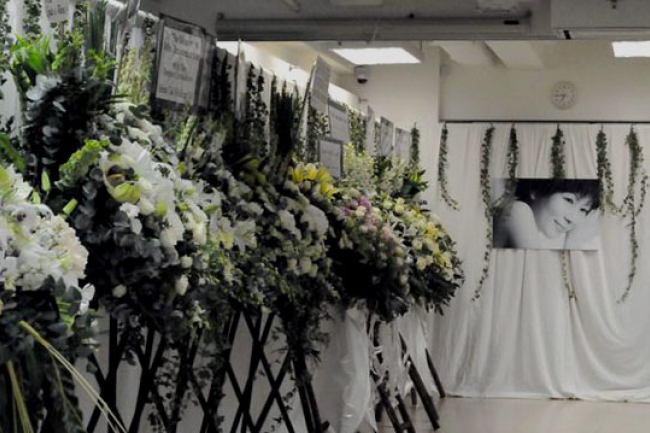 羅慧娟安息禮拜舉行 逾百好友出席