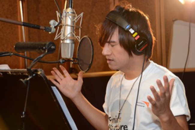 王宏恩王力宏演唱為東非饑荒籌款