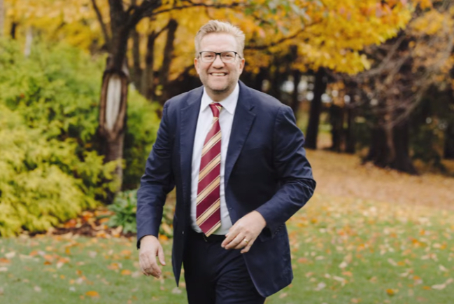 加爾文大學校長涉支持LGBTQ呈辭 學生促校方交代