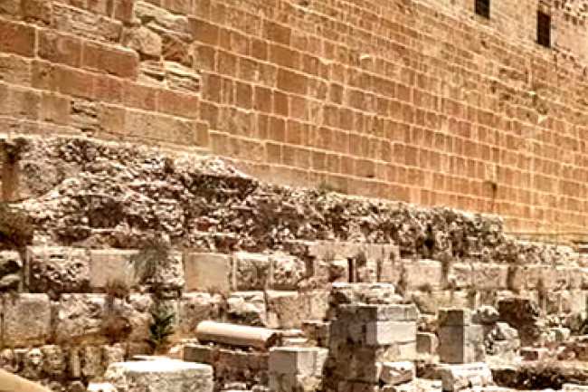 考古學家發現:二千年前耶穌與門徒走過的石塊路