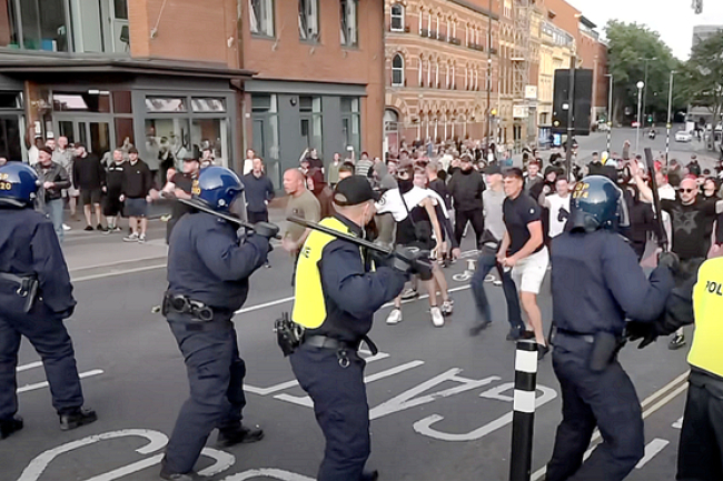 英國13年來最嚴重騷亂 香港前線差會為穆斯林祈禱