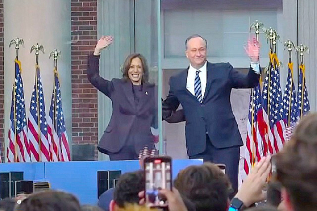 情感坦誠的時刻？賀錦麗敗選演講透視政客的靈魂