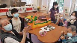 端午粽香飄廣蔭 頤養院為長者締造溫馨回憶