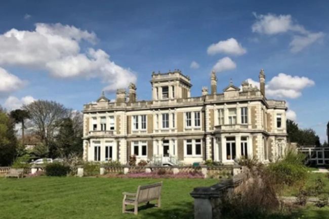 英國僅剩21所大學仍提供神學學位 信仰與學術領袖呼籲重視