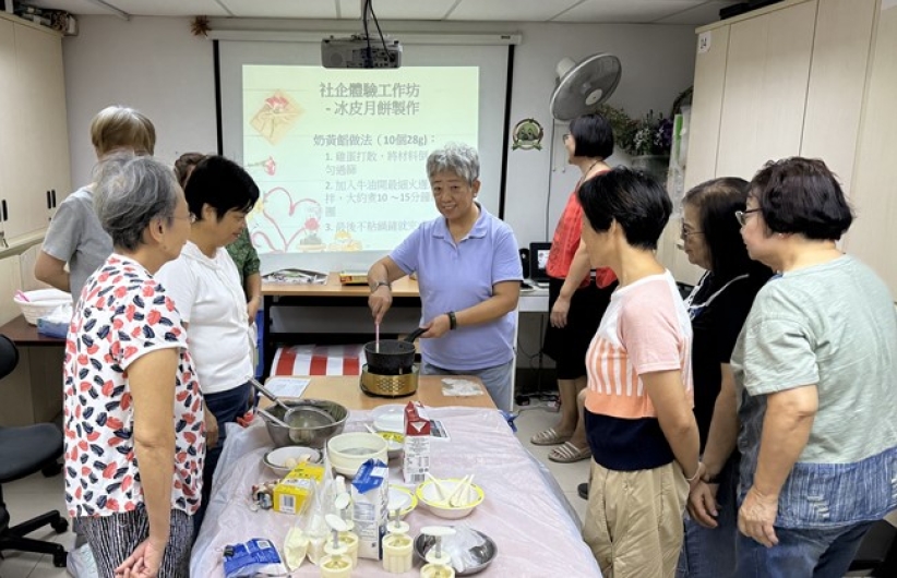中港台教会关怀弱势庆中秋 赠爱心月饼暖透社区每一角