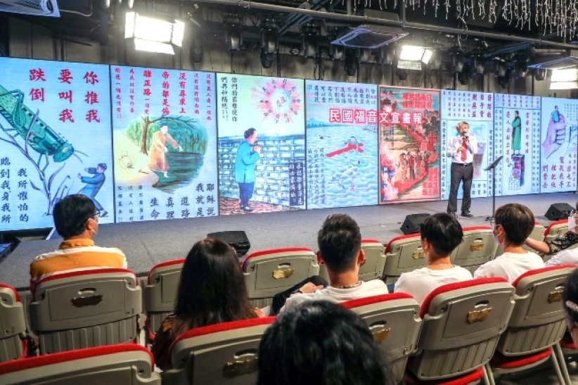 影音使團：吳桂行傳道與康熙皇帝、說書人分享宣教文化寶藏