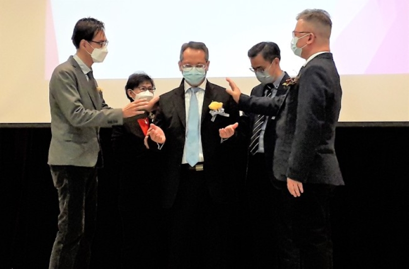 「忠仆事奉中心」总干事交职：翁丽玉吁跟随神 郑健荣盼延续宣教梦 