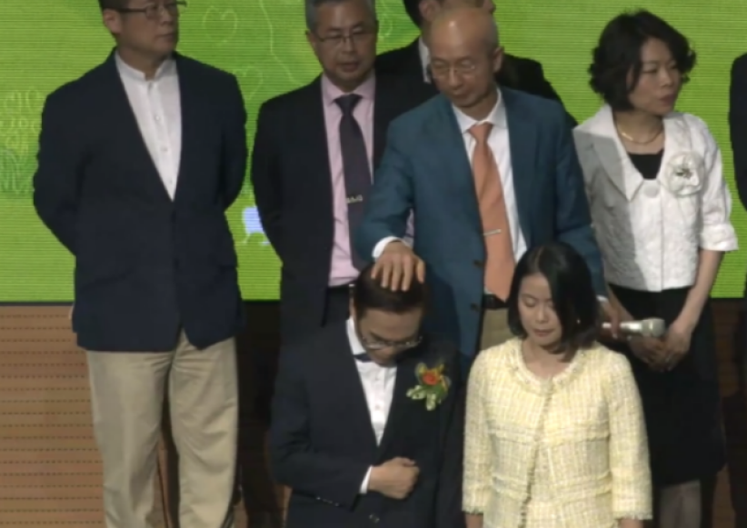 七年前低調辭任中宣院長 何傑博士經歷上帝恩典被按牧