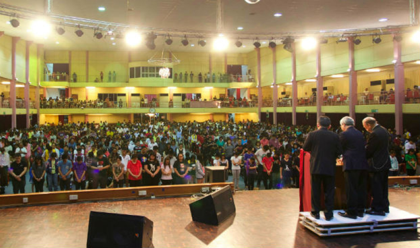 唐崇榮牧師沙巴佈道1.2萬人聞福音