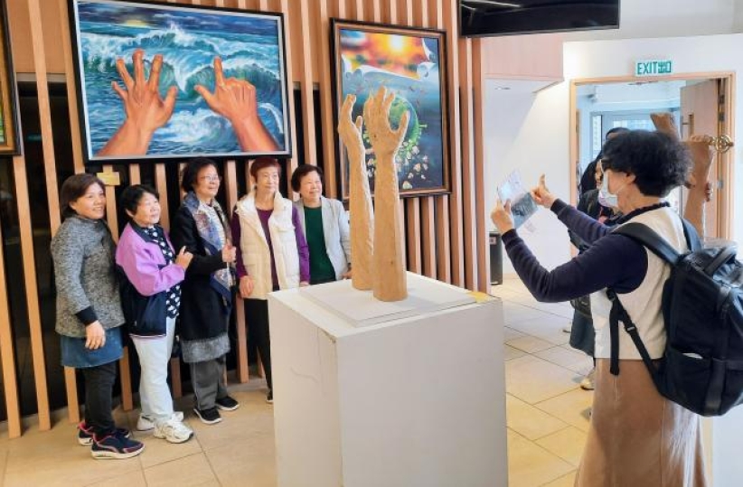 「燃亮生命爱与光艺术展」44件艺术品进驻观潮浸信会点亮社区