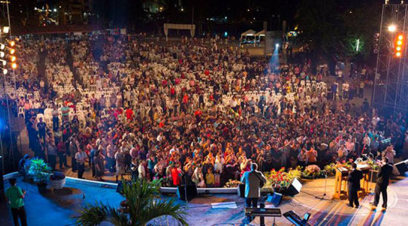 葛威爾牧師泰國佈道萬六人參加 基督教盛事