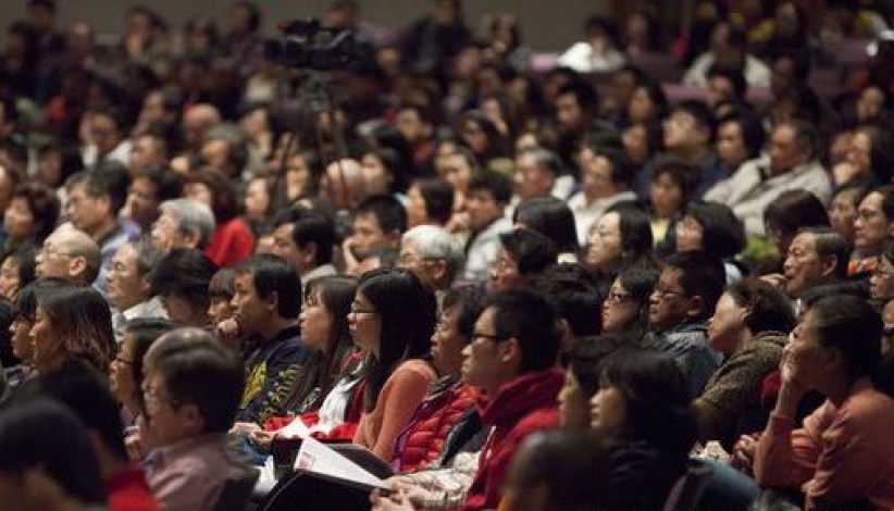 唐崇榮牧師洛杉磯佈道會數百靈魂歸主