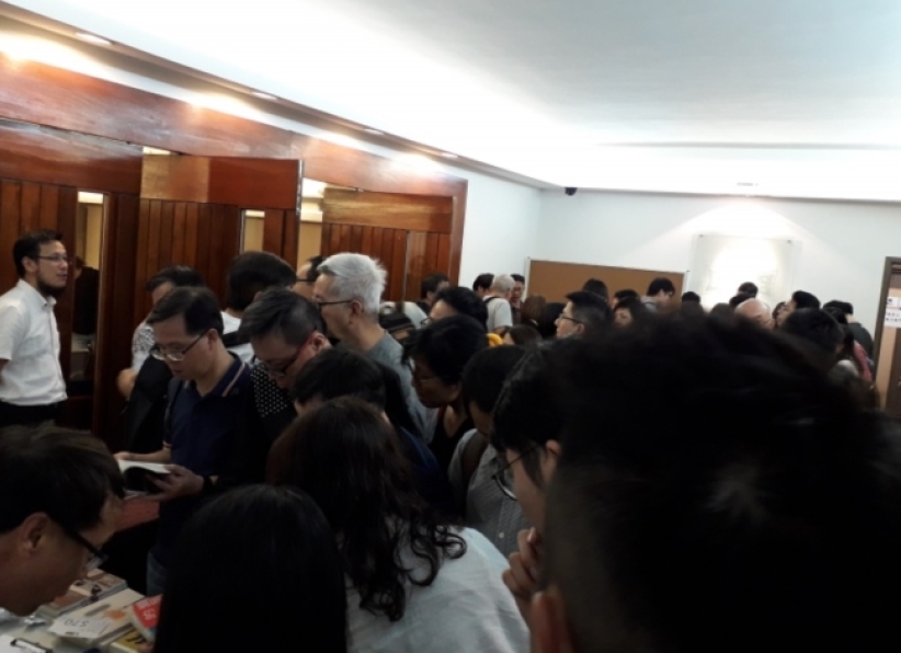 极权临近香港 千人赴会向雨伞运动欢呼