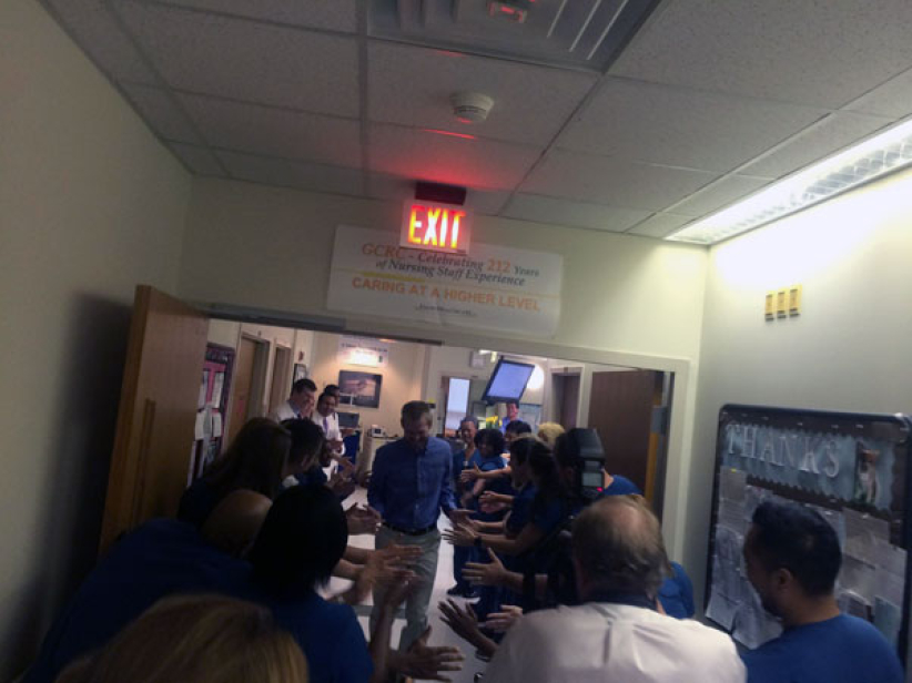 染伊波拉病毒布蘭特利醫生出院 電視向全美見證神