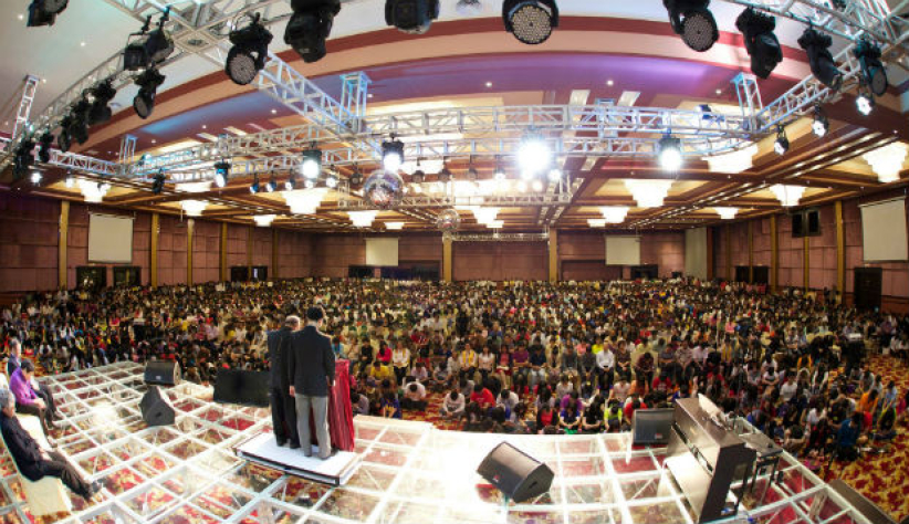 唐崇榮牧師東南亞講經未停 沙巴首兩場5千人領受訊息