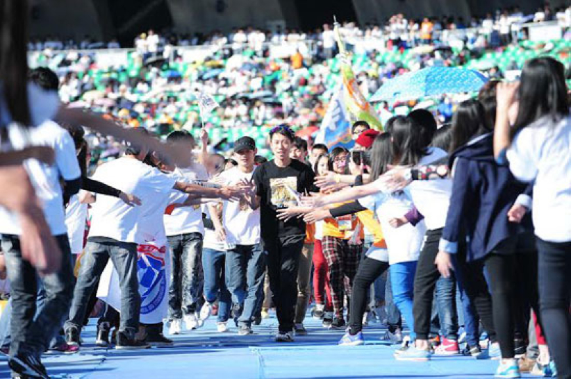 台灣「飢餓三十」五萬人熱情開場