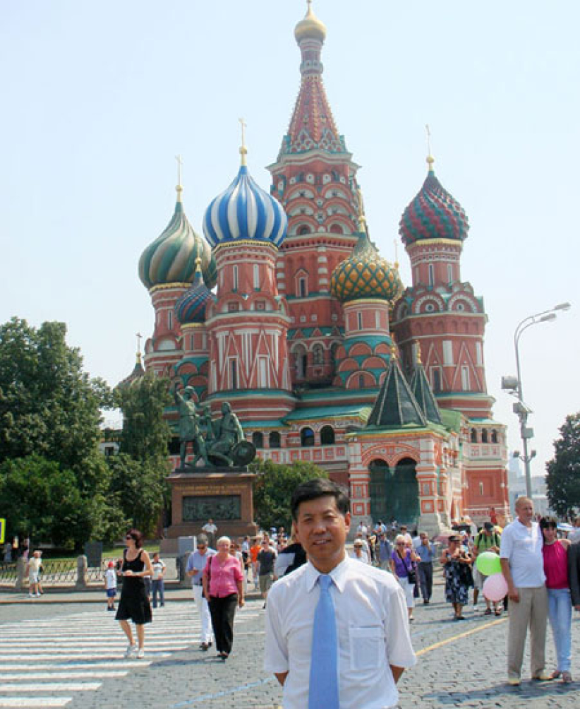 张伯笠牧师俄罗斯培灵布道 领160多人归主