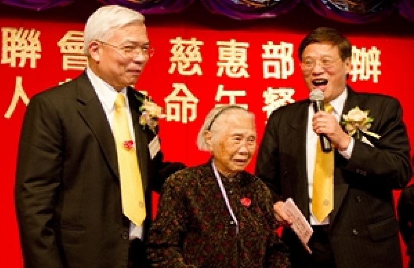 华联会开筵席与长者过新年 大律师谭惠珠见证倍感人