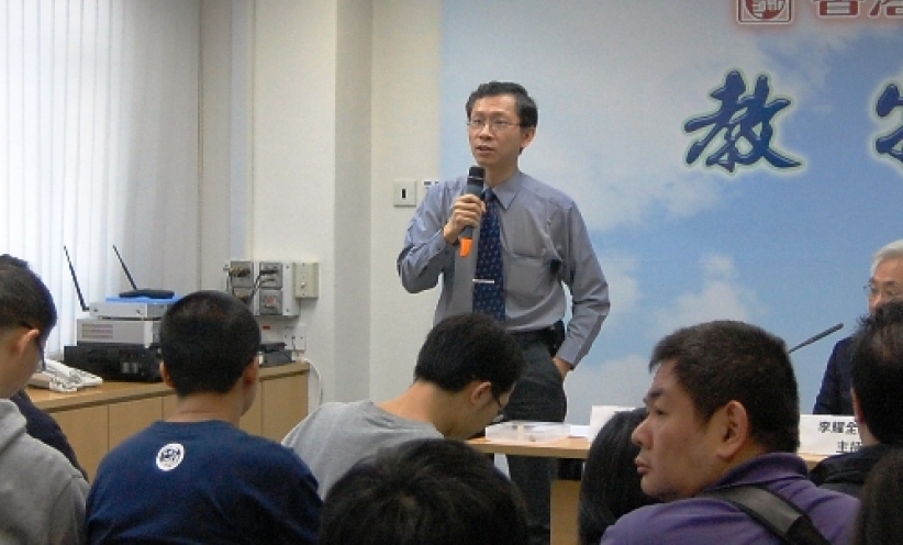 龚立人蔡志森就「宗教右派」热题展开交流