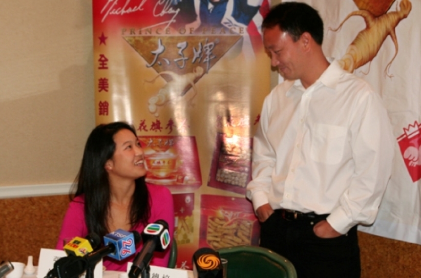 张德培携爱妻会见传媒 分享主内婚姻喜悦