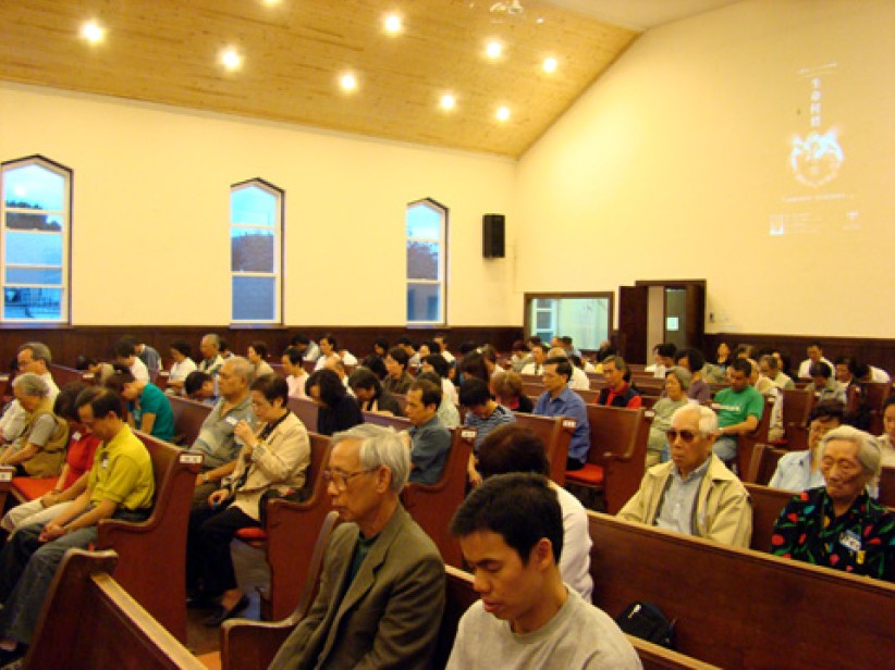 余丹白牧师主讲「生命何价?」布道会