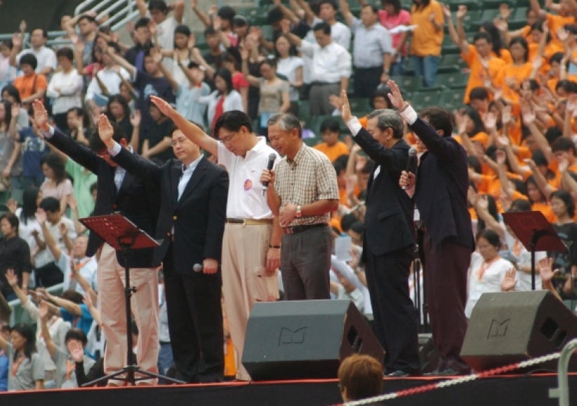 特区政府四局长为香港祷告