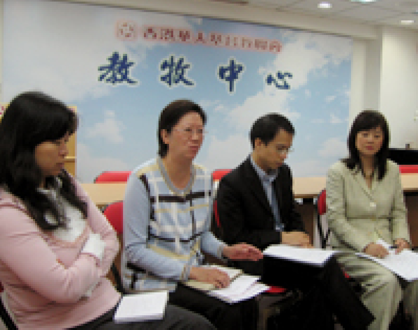 前線扶貧零碎充飢 財主穿紫袍聚歛錢財