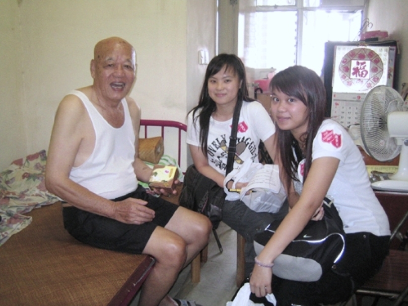 救世軍提早派月餅 呼籲市民支持捐餅行動