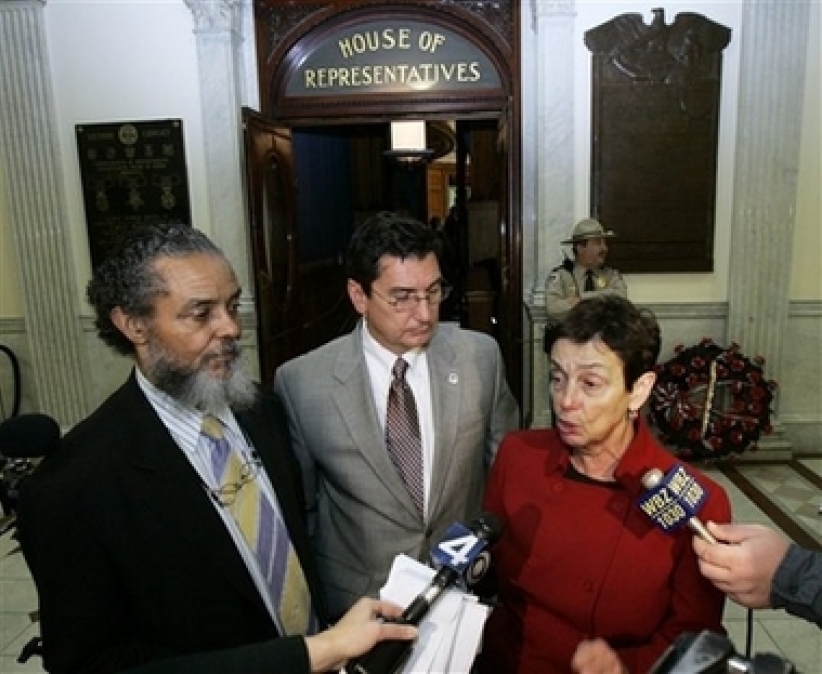 美国麻州反对同性恋议案再进一步