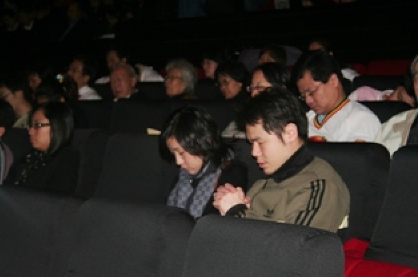 《圣诞颂》天使心慈善首映：戏院见证救世主降临