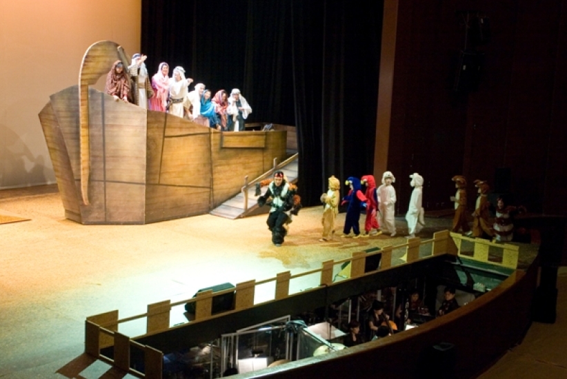 「方舟东游记」慈善首演顺利举行 艺人倾力演出