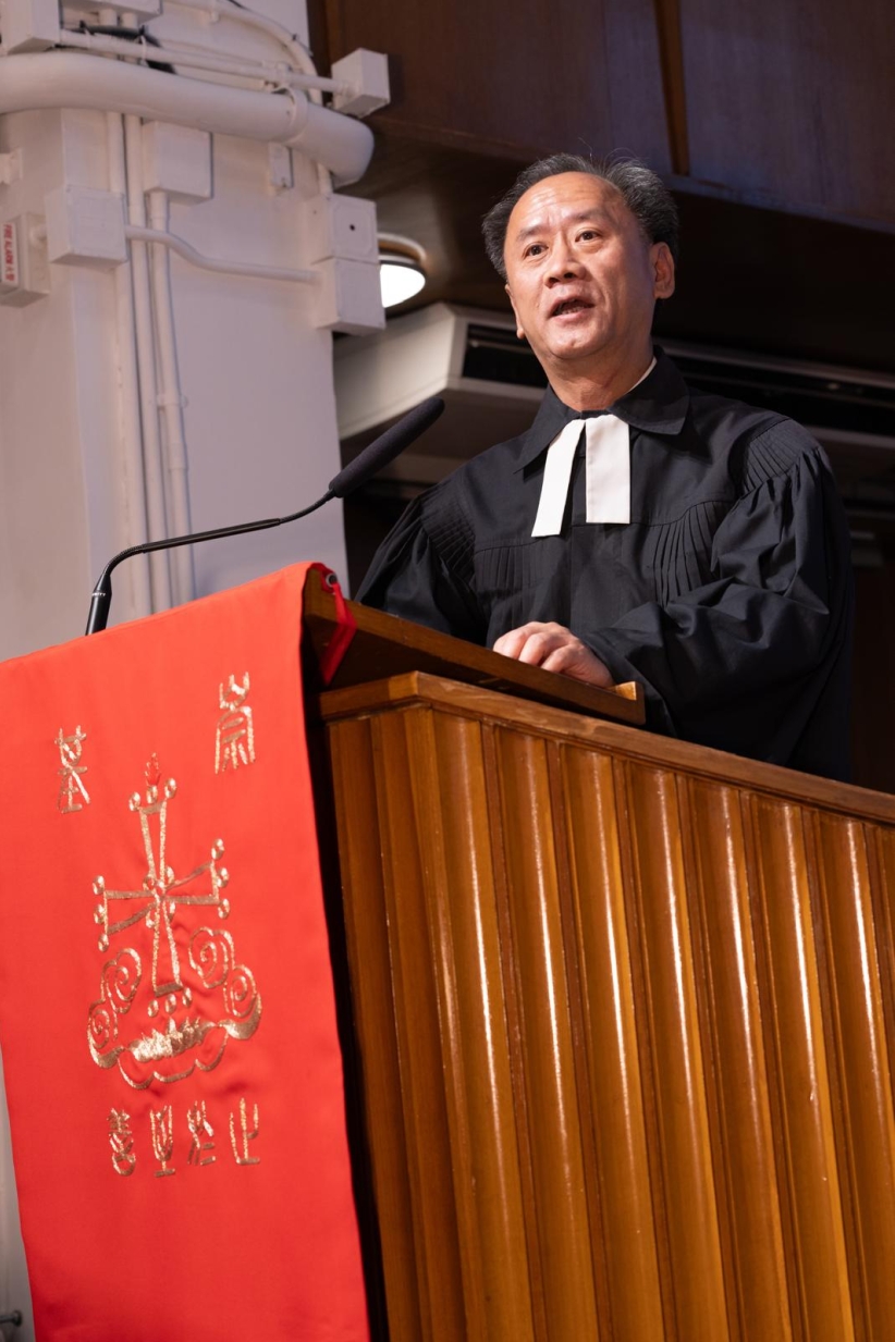 崇基神學院神學日:梁金華牧師分享「不違天召,相隨到底」