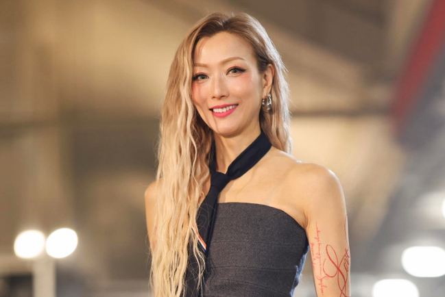 回應宏福苑捐款質疑 鄭秀文：祈禱「是力量、是安慰、是愛」