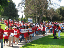 洛杉磯五千基督徒維護傳統婚姻大遊行