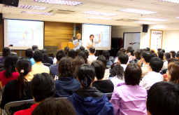 香港CCN「贏得這一代」2004研討會