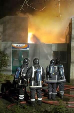 穆斯林與反穆斯林雙方暴力不斷，恐怖陰影籠罩荷蘭