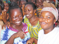 利比里亞婦女等待公義的降臨