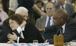 美國同性戀女牧師被判有罪並撤銷神職