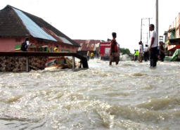 亞洲百年大地震過萬人死亡 國際社會紛紛提供援助
