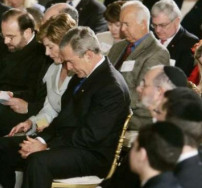 美國國家聯禱日：布殊總統呼籲人們爲自由感恩