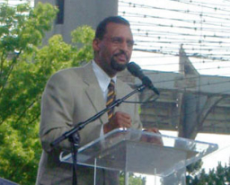 葛培理佈道會佈道會圓滿結束·上萬人決志·紐約新的開始！