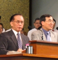 第五晚奮興會‧盧家駇牧師呼籲趁年青奉獻事主