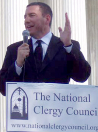 美呼籲全國為一名敬畏神的法官禱告