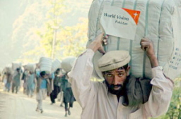 南亞地震死亡人數激增2萬,國際救援刻不容緩