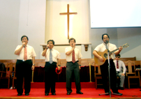 四位視障音樂人以愛化解身體障礙