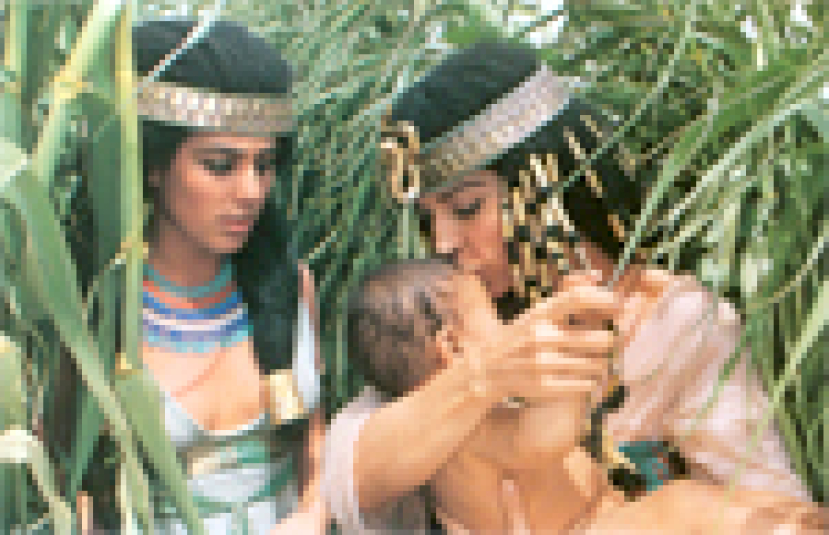 摩西傳奇一生 以影畫呈現