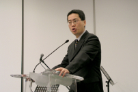 鮑維均博士教導信徒查考聖經之法