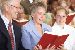 每日經歷神：在勝利之前讚美